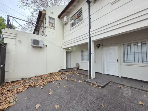 Dúplex en Villa Ballester - Venta - Tres Ambientes c/ Cochera.