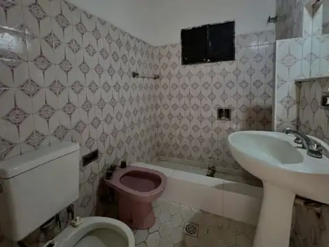 VENTA DOS CASAS SOBRE LOTE EN INGENIERO MASCHWITZ