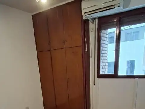 ALQUILO 2 DORM CON PATIO INTERNO