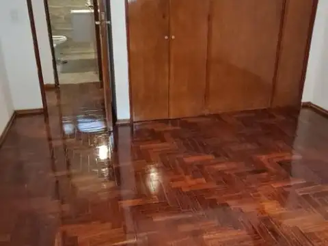 Independencia 300, Piso 1
