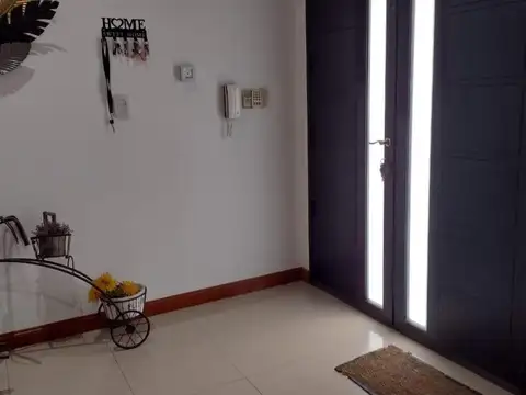 Casa en venta - 3 Dormitorios 4 Baños - Mercedes