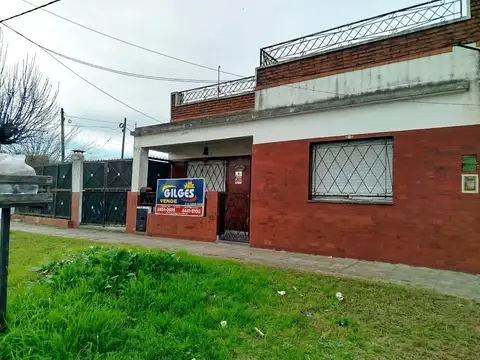 Venta de Casa 2 Ambientes en Villa Luzuriaga