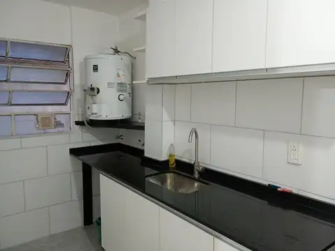 Departamento en Alquiler en Monte Castro, $ 850.000