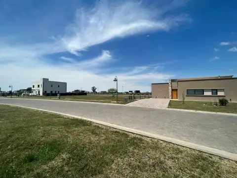 Terreno en Venta en Countries y Barrios Cerrados en Guillermo Hudson, USD 70.000