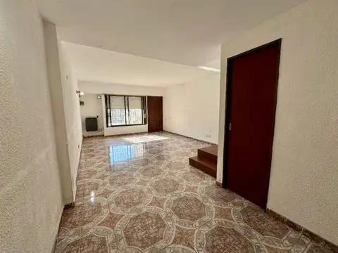 Depto Tipo Casa 4 ambientes con 1 baño