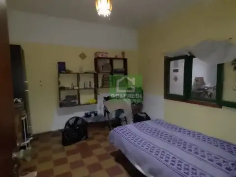 EXCELENTE PROPIEDAD SOBRE AVENIDA.