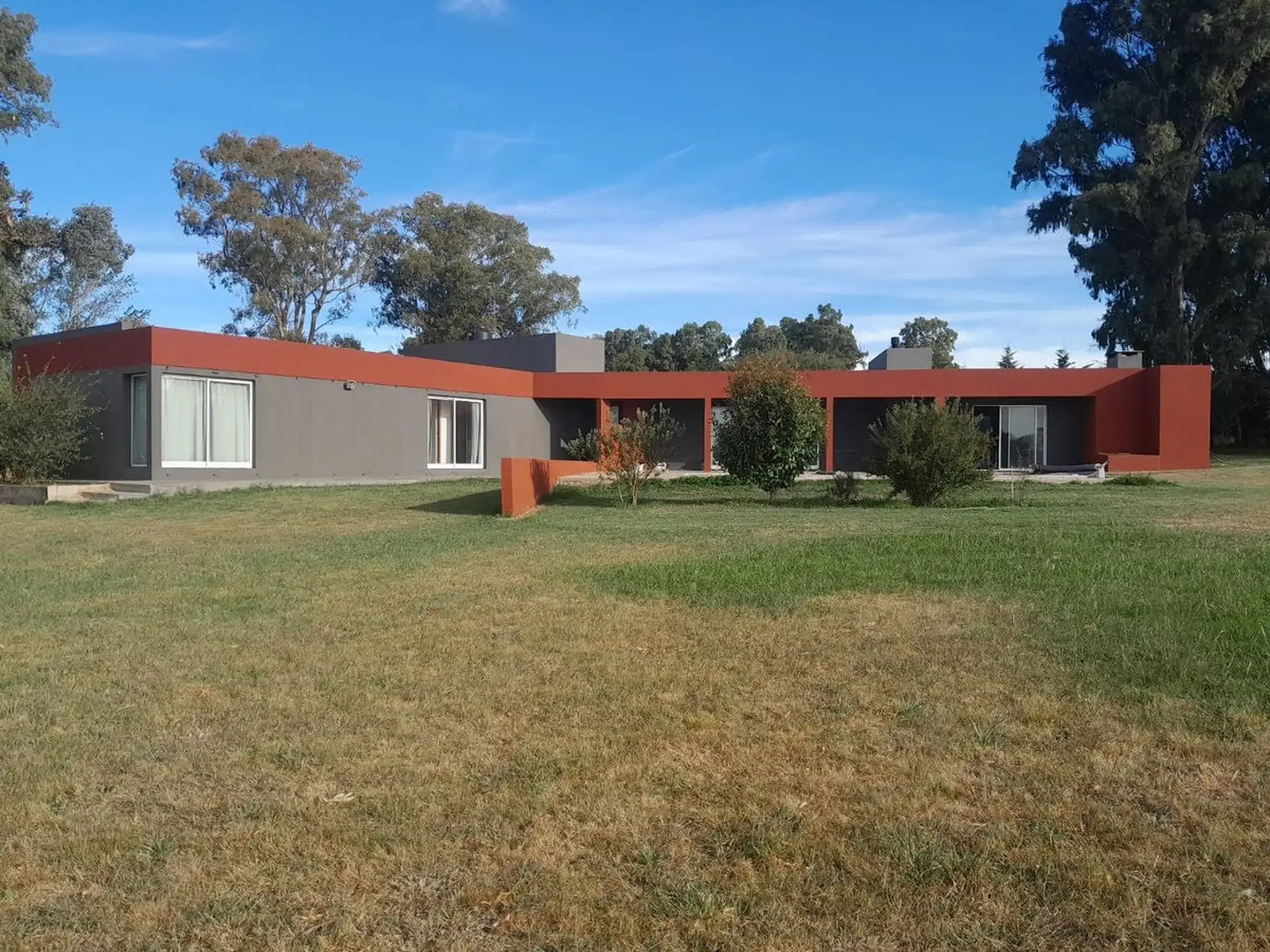 Casa quinta moderna 3 dorm, pileta 8x4 y quincho con parrilla — Ruta 226, La Brava