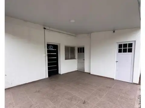 Casa 2 ambientes con 1 baño