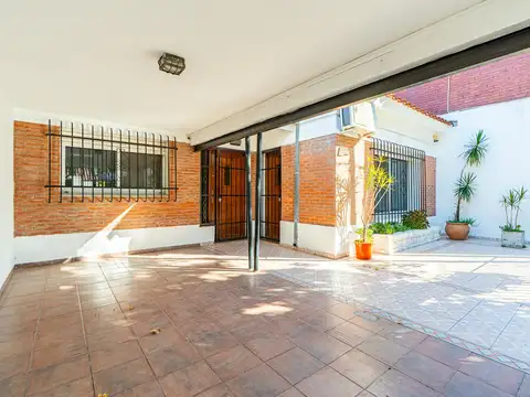 Casa 4 ambientes con 3 baños