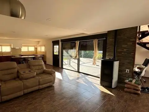 Casa en venta - 3 Dormitorios 2 Baños - Colonia