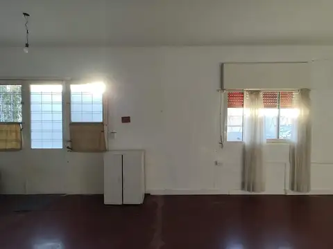 Rojas Y Acevedo 824 , Piso PB