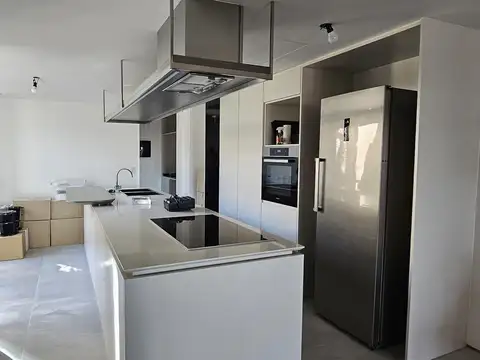 Departamento 5 ambientes con 4 baños