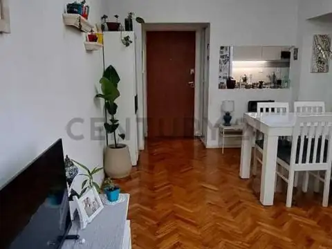 Excelente departamento 3 ambientes con patio, en Belgrano R.