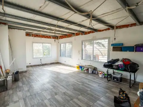 Casa en Venta en Guillermo E Hudson, USD 240.000