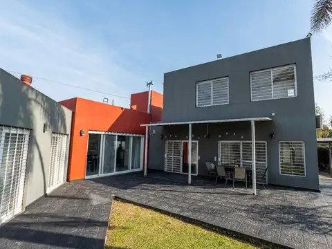 CASA 4 AMB CON PARQUE Y PILETA EN VENTA, HUDSON