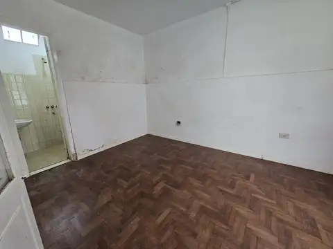 Depto Tipo Casa en Alquiler 80 años