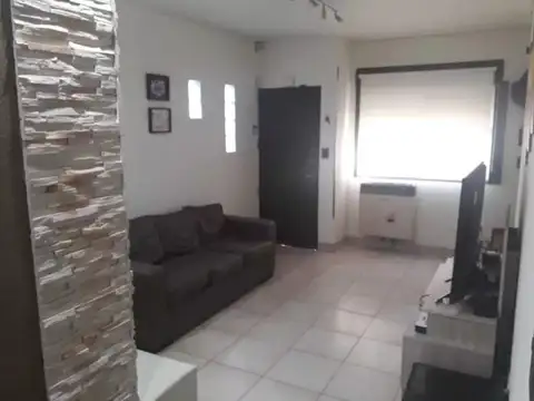 CARAPACHAY VENTA CHALET DUPLEX 3 AMBIENTES,  SE TOMARIA MENOR VALOR, FINANCIACION