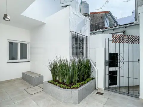 Depto Tipo Casa 2 ambientes con 1 baño