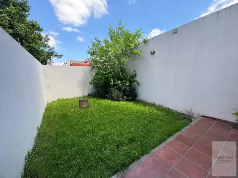 Departamento en planta baja con jardín 2 ambientes