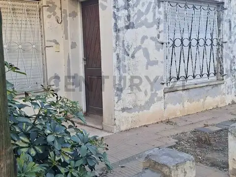 Casa 5 ambientes con 1 baño