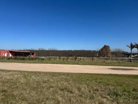 Venta.Terreno en esquina de 5000m2. Club de Campo La Ranita