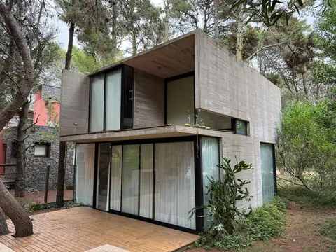 Excelente casa de diseño 3 ambientes Mar Azul