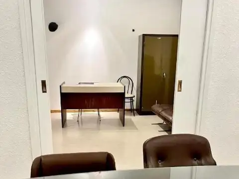 Oficina 4 ambientes con 2 baños