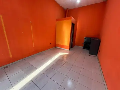 Local en Alquiler en Virrey del Pino, $ 350.000