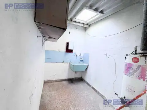 Venta Casa con LOCAL en Villa Ballester GRAN ESQUINA