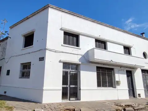 Vivienda, Local y Galpones en Venta en Juan Lacaze