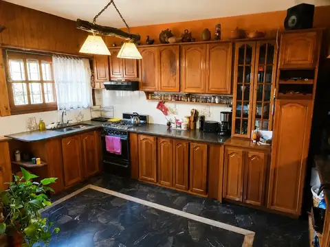 Casa en Venta en Isidro Casanova, USD 160.000