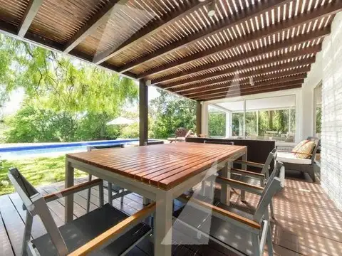 Casa en Venta en Cantegril, USD 2.000.000