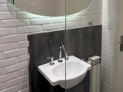 IMPECABLE CASA EN LOS TRONCOS - A NUEVO