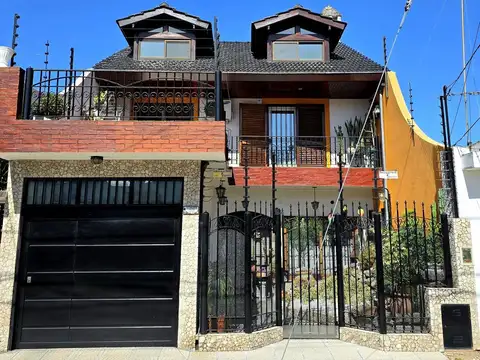 Casa en Venta con 1 cochera