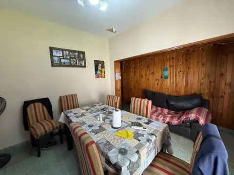 Casa 4 ambientes con 1 baño