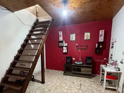 Casa 6 ambientes con 1 baño