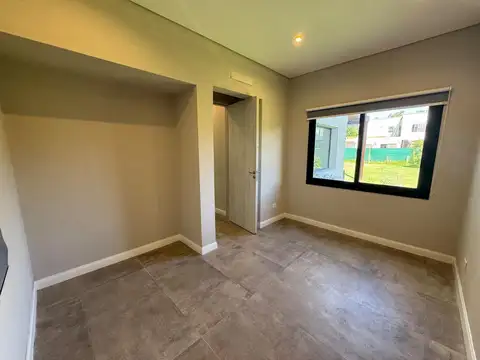 CASA EN ALQUILER EN WESTON / 4 HABITACIONES