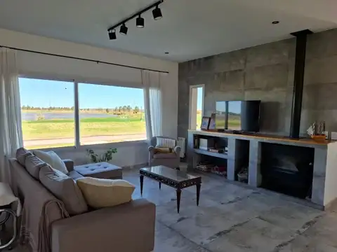 Casa en Alquiler de 3 dormitorios