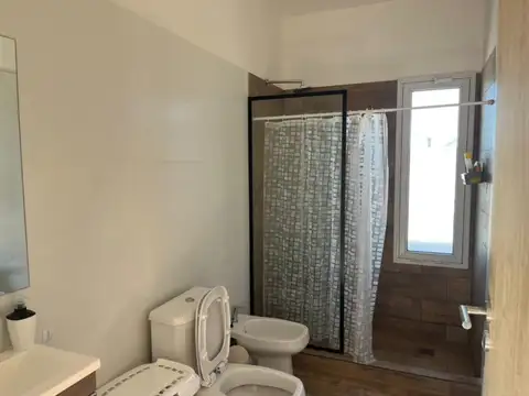 Casa amoblada en alquiler anual, Haras de Funes (barrio cerrado) 3 dorm, pileta, 3 cocheras