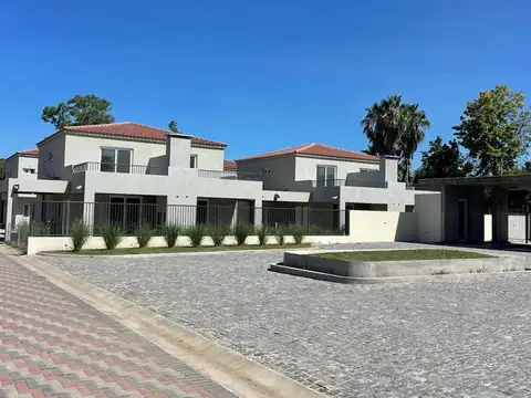 Casa Dúplex  en Venta en Pilar, G.B.A. Zona Norte, Argentina