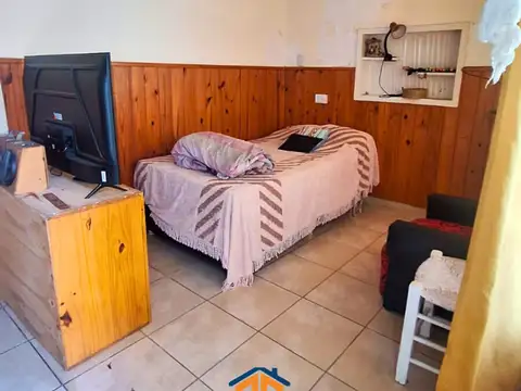 Casa 2 ambientes con 1 baño
