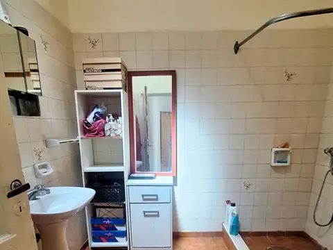 PH DE 2 AMBIENTES CON AMPLIO PATIO, EN VENTA Y EXCELENTE ZONA DE VILLA BALLESTER