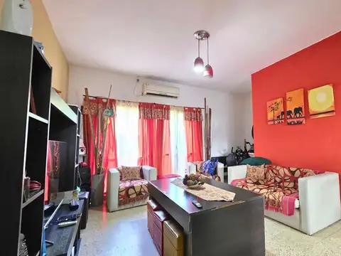 Depto Tipo Casa en Venta en Bernal Oeste, USD 49.000