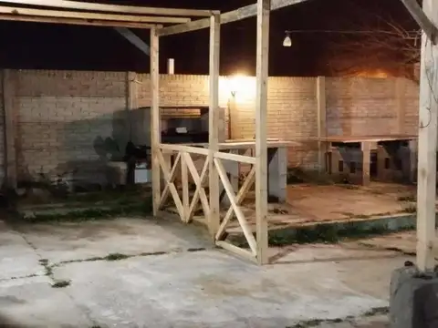 Casa en venta - 2 Dormitorios 1 Baño - Las Toninas