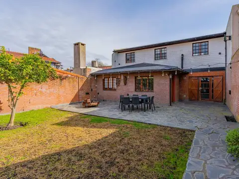 Casa 5 ambientes con 2 baños