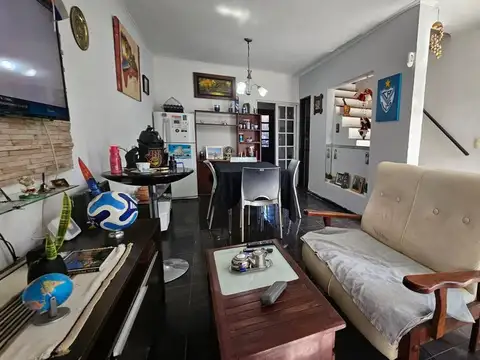 Depto Tipo Casa en Venta con 1 cocheras