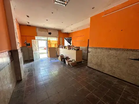 LOCAL CON RENTA GASTRONOMIA 160m2 (+ CUOTAS)