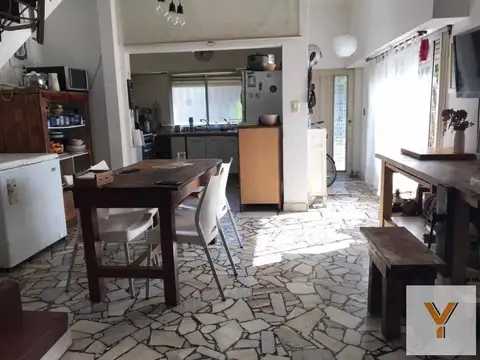 Casa en venta - 3 Dormitorios 1 Baño - 87Mts2 - El Palomar