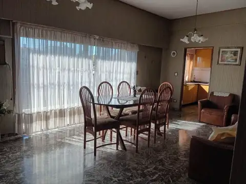 Depto Tipo Casa en Venta con 1 cocheras