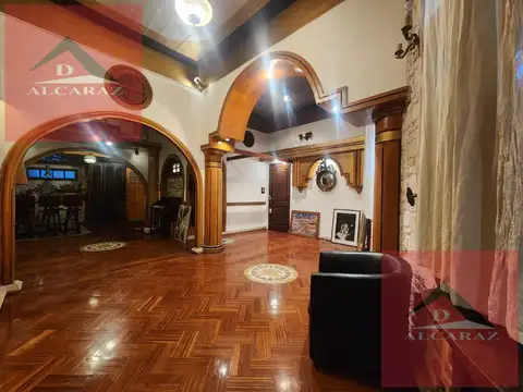 Local en Venta 80 años